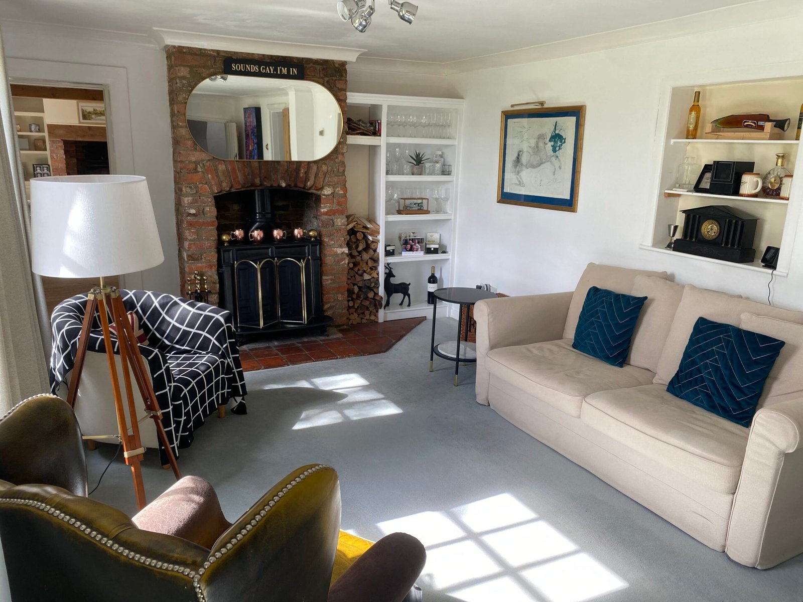 Holiday Cottages Lincolnshire – Pet-Friendly 6-Bed House Spalding Book-large-pet-friendly-holiday-cottages-in-Lincolnshire.-This-6-bedroom-house-in-Spalding-is-for-up-to-10-guests-with-parking-and-garden.