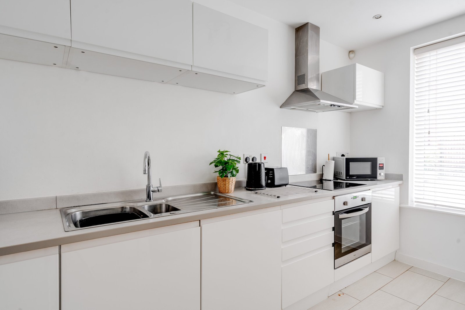 Accommodation in Wythenshawe – Short Lets Manchester Airport Book-Short-Let-Accommodation-in-Wythenshawe-near-Manchester-Airport.-Our-furnished-holiday-apartments-offer-cheaper-hotel-alternatives