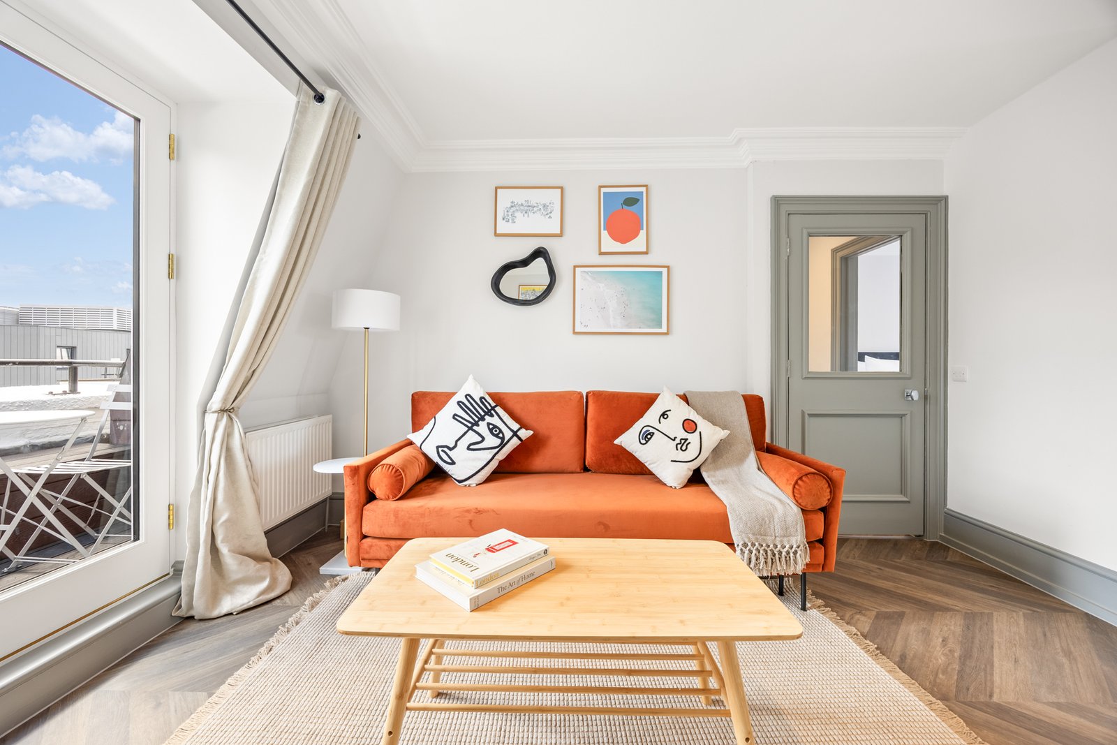 Serviced Apartments in Covent Garden Maiden Lane | Urban Stay Stylish-serviced-apartments-in-Covent-Garden-near-Maiden-Lane.-Central-London-Accommodation-near--theatres,-transport-links,-and-attractions.