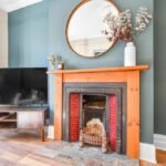Book Holiday Cottages in Nottinghamshire! This luxury 4-bedroom house is near Nottingham Castle, Sherwood Forest, and East Midlands Airport