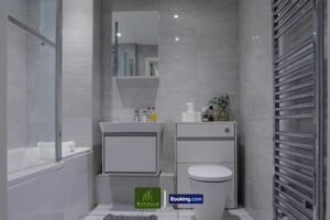 Luxury Kensington short let apartments offer stylish serviced accommodation near Hyde Park, Knightsbridge and Central London transport links.