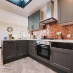 Book Holiday Cottages Hertfordshire for 8 adults. Our furnished 4-bed accommodation is ideal for groups, with easy access to Watford & London