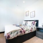 Book Holiday Cottages Hertfordshire for 8 adults. Our furnished 4-bed accommodation is ideal for groups, with easy access to Watford & London