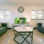 Book Holiday Cottages Hertfordshire for 8 adults. Our furnished 4-bed accommodation is ideal for groups, with easy access to Watford & London