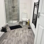 Book stylish Accommodation Near Leeds Airport. Modern serviced apartments and holiday cottages with parking near Leeds city centre.
