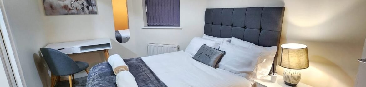 Book furnished Coventry accommodation for short lets and corporate relocation. Spacious 2-bed apartment with parking, kitchen, and Wi-Fi