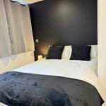 Stay in stylish Holiday Apartments West Yorkshire. Our 2-bed serviced apartments in Yeadon have parking, and easy transport to Leeds.
