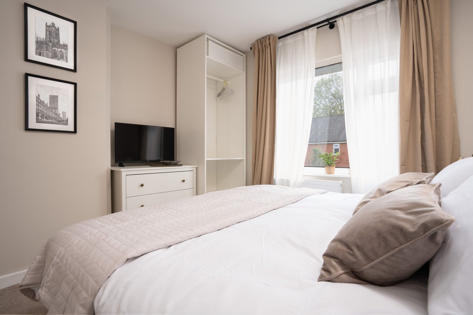 Manchester Holiday Rentals For Short Stays | Urban Stay Manchester-holiday-rentals-near-the-City-Centre,-train-station-and-business-parks.-Book-Serviced-Apartments-for-business-relocations-&-leisure
