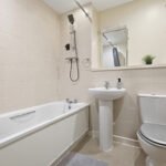 Large 2-bed Tottenham apartment in North London with kitchen and parking. Ideal for business travellers and short lets near Tottenham Stadium.