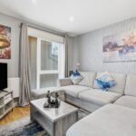 Large 2-bed Tottenham apartment in North London with kitchen and parking. Ideal for business travellers and short lets near Tottenham Stadium.