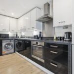 Large 2-bed Tottenham apartment in North London with kitchen and parking. Ideal for business travellers and short lets near Tottenham Stadium.