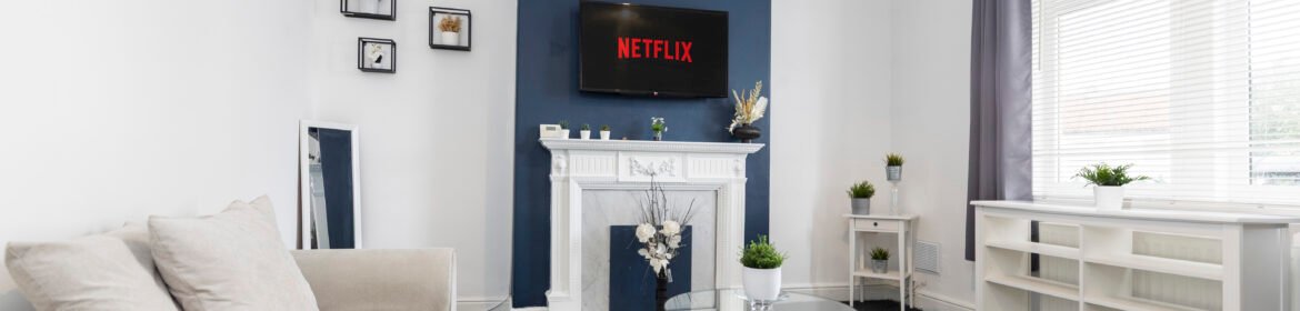 Large 4-bed short let apartment in Newcastle with fast transport links to the airport and city centre. Book family business accommodation now