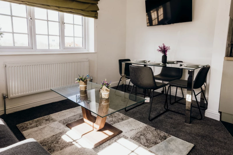 Book peaceful Lincoln accommodation in Woodhall Spa. Stylish serviced accommodation with WiFi, parking, and countryside surroundings.