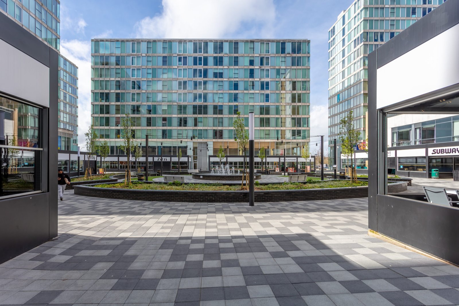 Milton Keynes Short Lets | Manhattan House Serviced Apartments Modern-Milton-Keynes-short-lets-at-The-Hub.-Executive-serviced-apartments-near-Milton-Keynes-city-centre-with-parking-and-transport-links