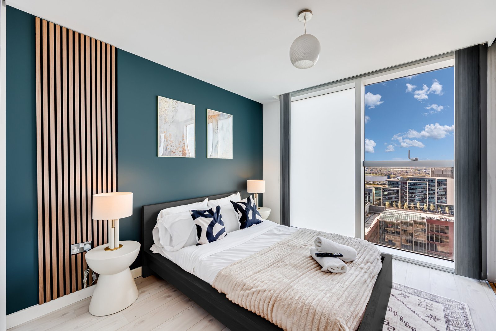 Milton Keynes Short Lets | Manhattan House Serviced Apartments Modern-Milton-Keynes-short-lets-at-The-Hub.-Executive-serviced-apartments-near-Milton-Keynes-city-centre-with-parking-and-transport-links