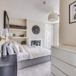 5-Bed serviced accommodation in Hammersmith with private garden. Ideal for corporate short stays and excellent transport links to Central London.