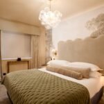 Book Knightsbridge Serviced Apartments located near Knightsbridge Tube Station & West End theatre at low-cost today.