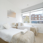Stay at modern Hemel Hempstead Short Term Rentals. 3-bedroom apartment with kitchen, Wi-Fi, parking, and easy town centre access. Book now!