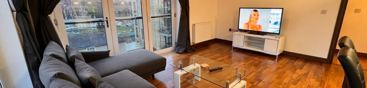 Book serviced accommodation in Uxbridge near Heathrow Airport. Book corporate accommodation in West London for 1 week, 1 month or more