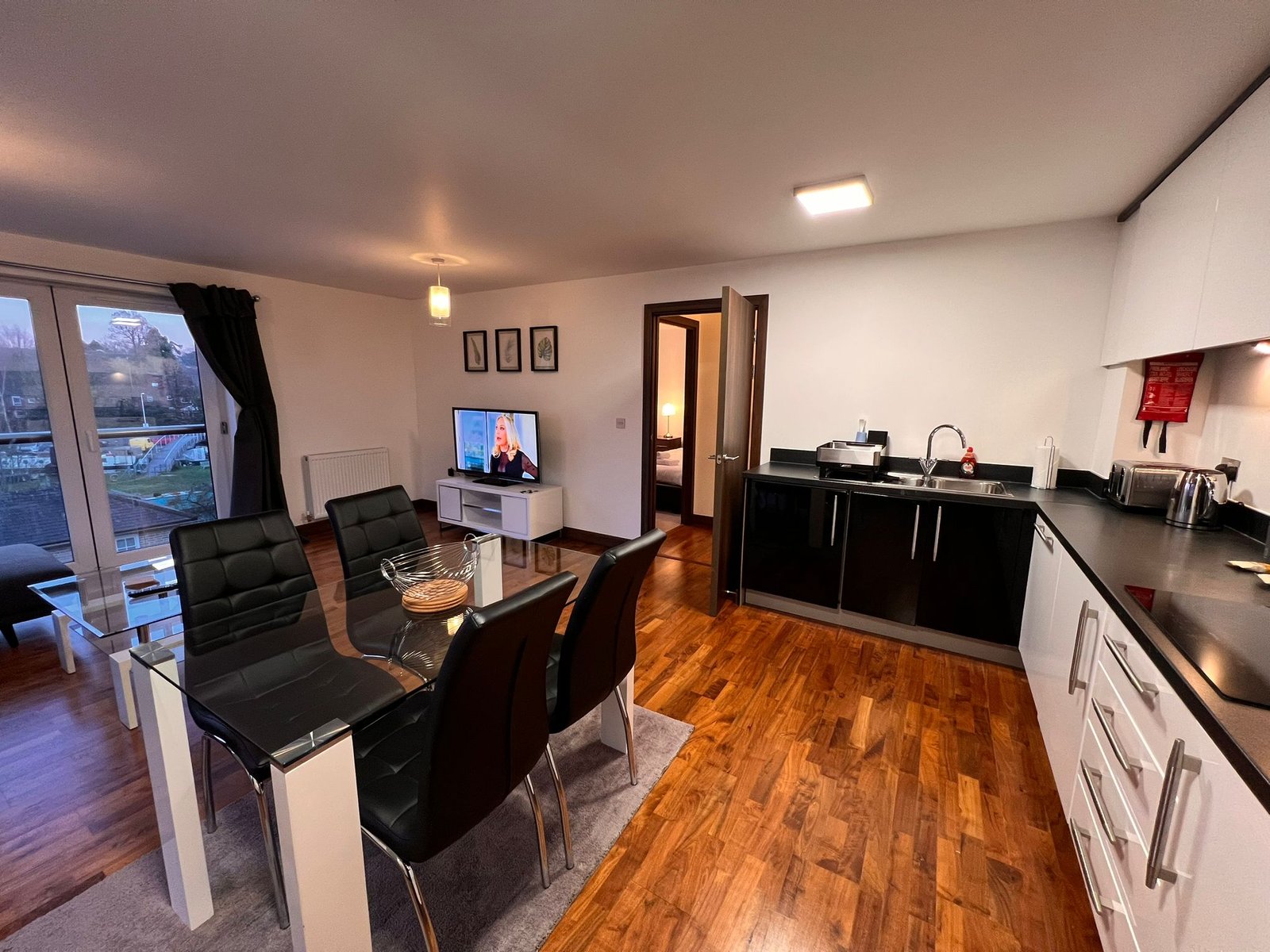 Serviced Accommodation in Uxbridge | West London Short Lets Book-serviced-accommodation-in-Uxbridge-near-Heathrow-Airport.-Book-corporate-accommodation-in-West-London-for-1-week,-1-month-or-more