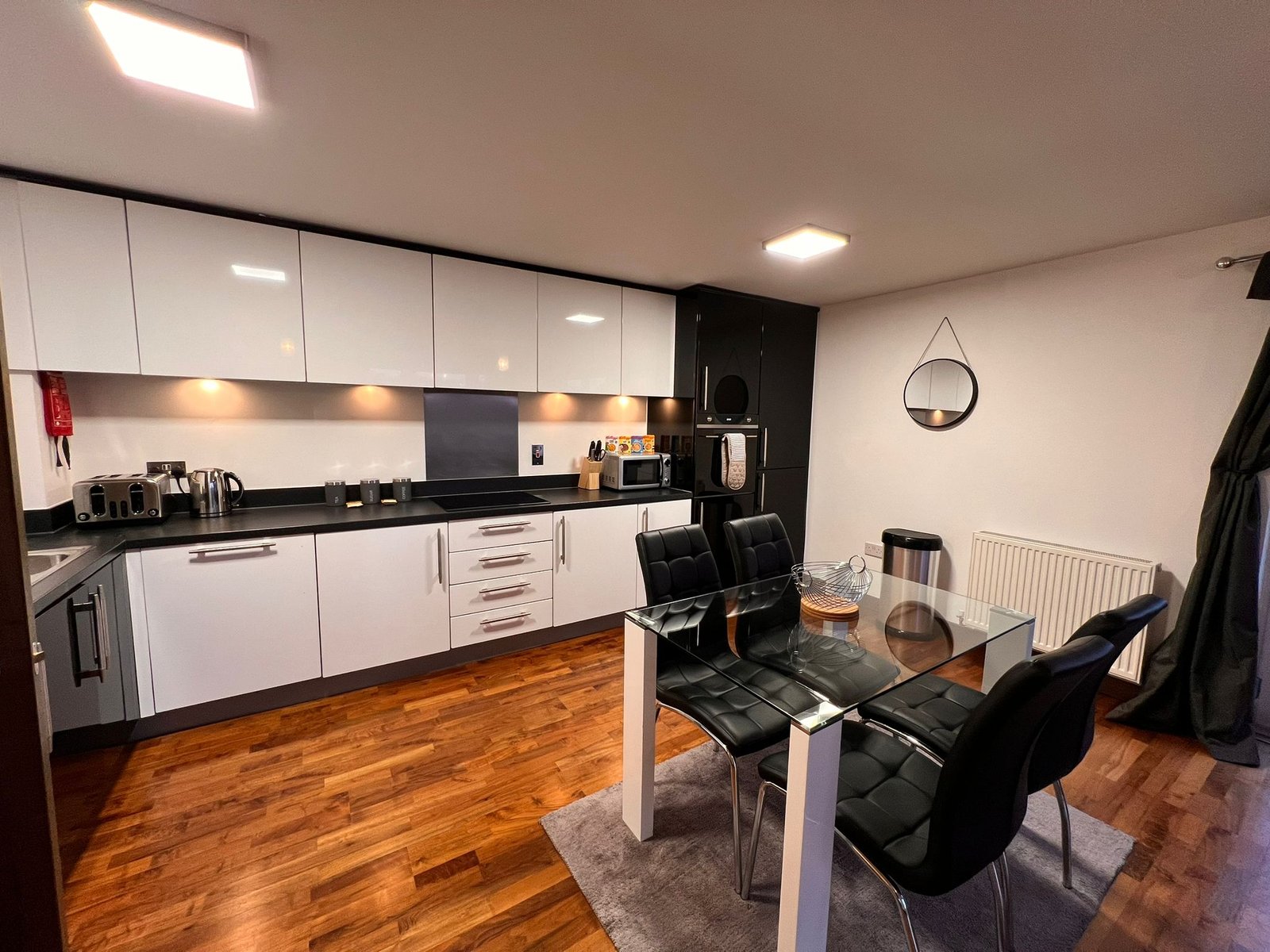 Serviced Accommodation in Uxbridge | West London Short Lets Book-serviced-accommodation-in-Uxbridge-near-Heathrow-Airport.-Book-corporate-accommodation-in-West-London-for-1-week,-1-month-or-more