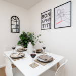 Stay at modern Hemel Hempstead Short Term Rentals. 3-bedroom apartment with kitchen, Wi-Fi, parking, and easy town centre access. Book now!