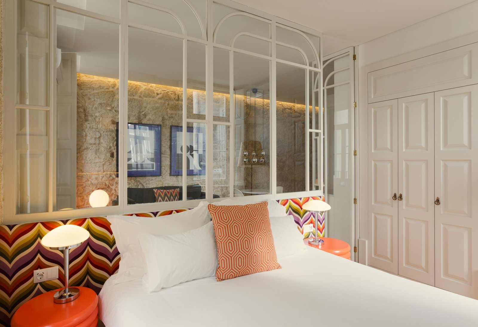 Short Let Accommodation Porto City Centre | Furnished Apartments Modern-short-let-accommodation-in-central-Porto-near-tourist-sights.-Stylish-furnished-self-catering-holiday-apartments-with-Wi-Fi-and-air-condition.