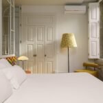 Modern short let accommodation in central Porto near tourist sights. Stylish furnished self-catering holiday apartments with Wi-Fi and air condition.