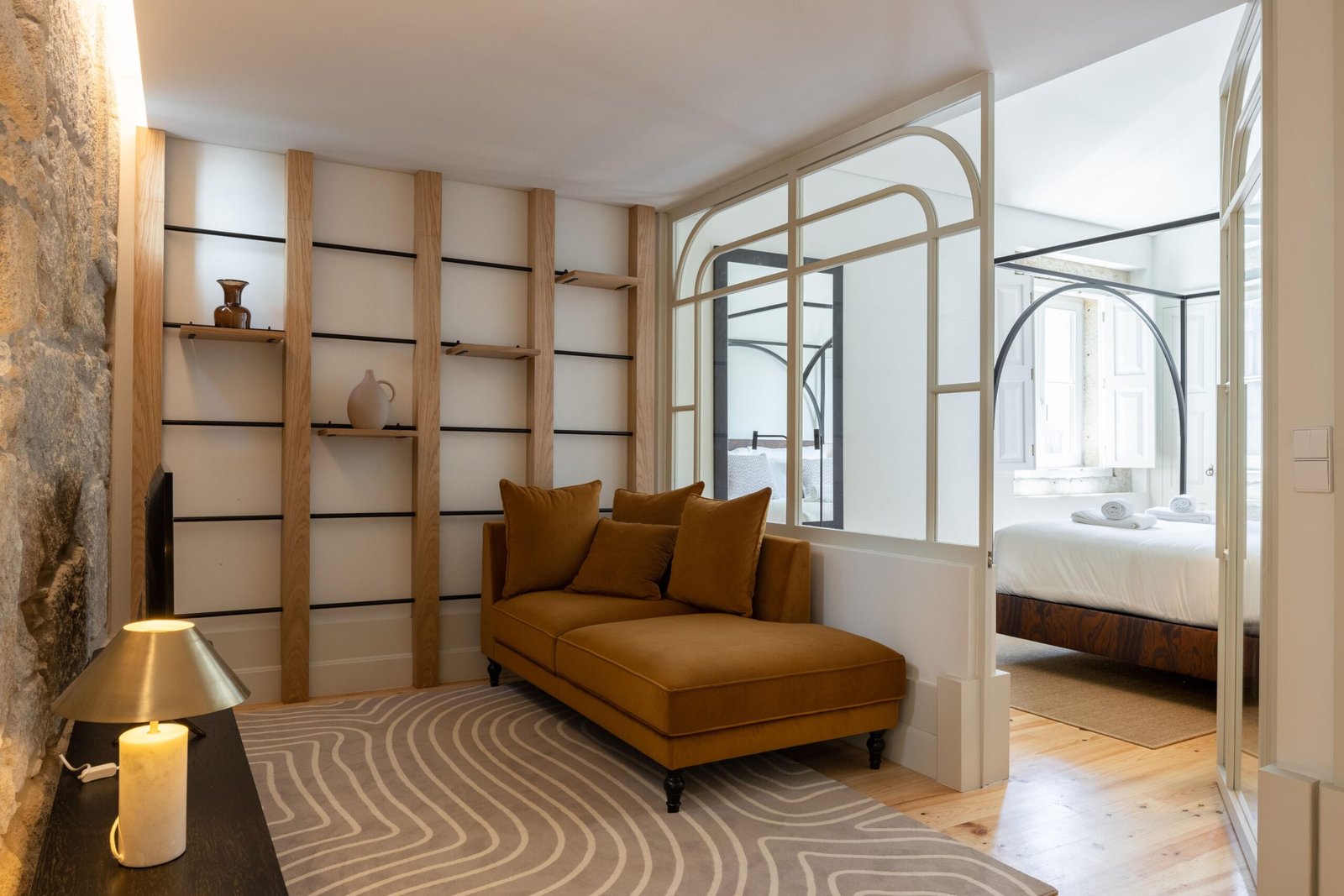 Short Let Accommodation Porto City Centre | Furnished Apartments Modern-short-let-accommodation-in-central-Porto-near-tourist-sights.-Stylish-furnished-self-catering-holiday-apartments-with-Wi-Fi-and-air-condition.