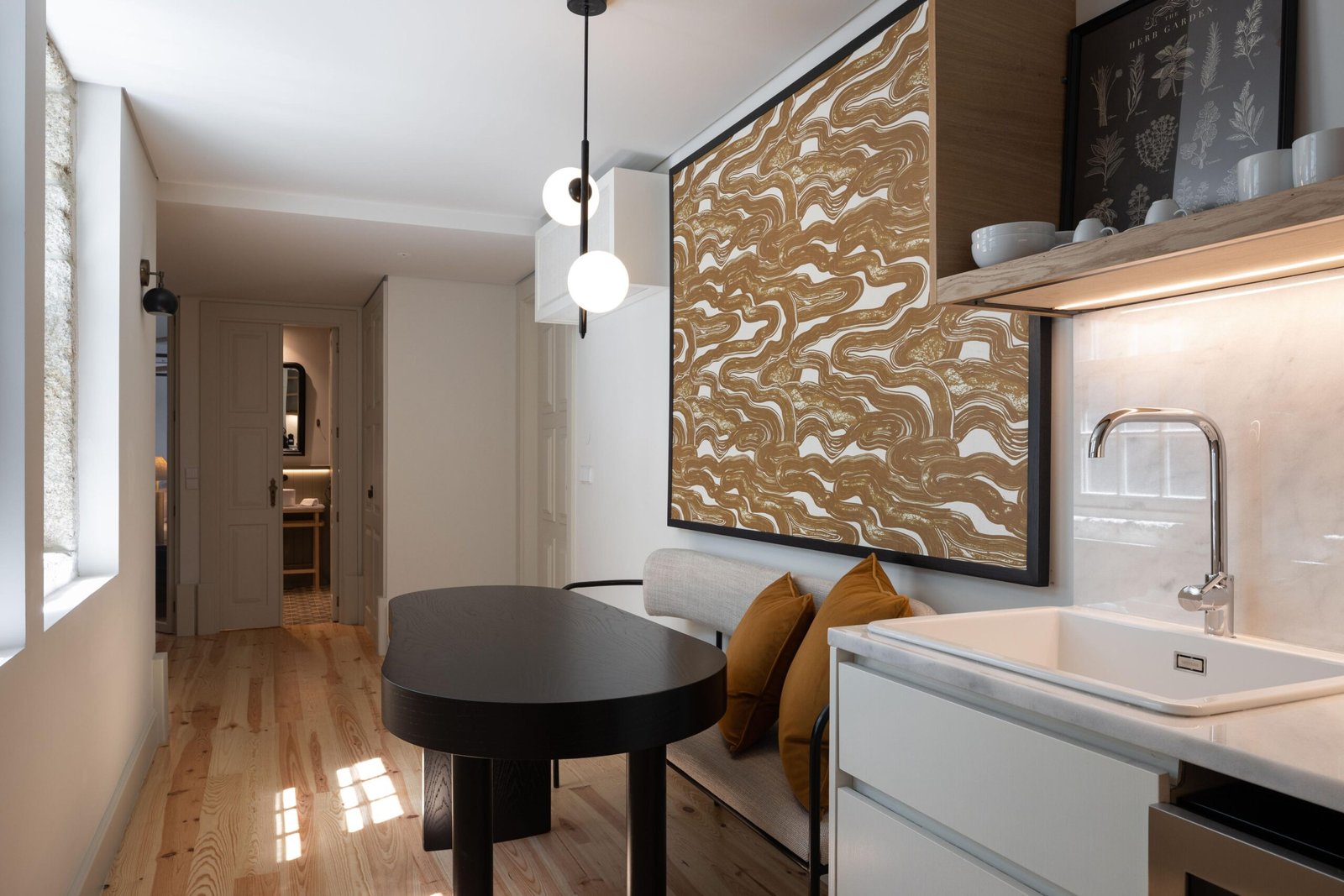 Short Let Accommodation Porto City Centre | Furnished Apartments Modern-short-let-accommodation-in-central-Porto-near-tourist-sights.-Stylish-furnished-self-catering-holiday-apartments-with-Wi-Fi-and-air-condition.