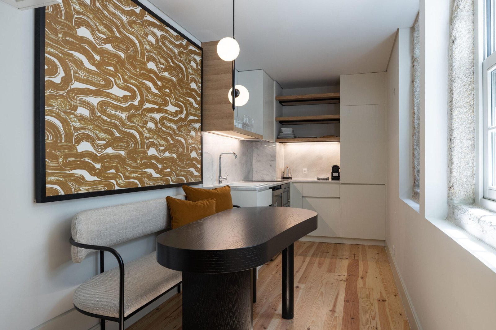 Short Let Accommodation Porto City Centre | Furnished Apartments Modern-short-let-accommodation-in-central-Porto-near-tourist-sights.-Stylish-furnished-self-catering-holiday-apartments-with-Wi-Fi-and-air-condition.