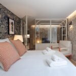 Modern short let accommodation in central Porto near tourist sights. Stylish furnished self-catering holiday apartments with Wi-Fi and air condition.