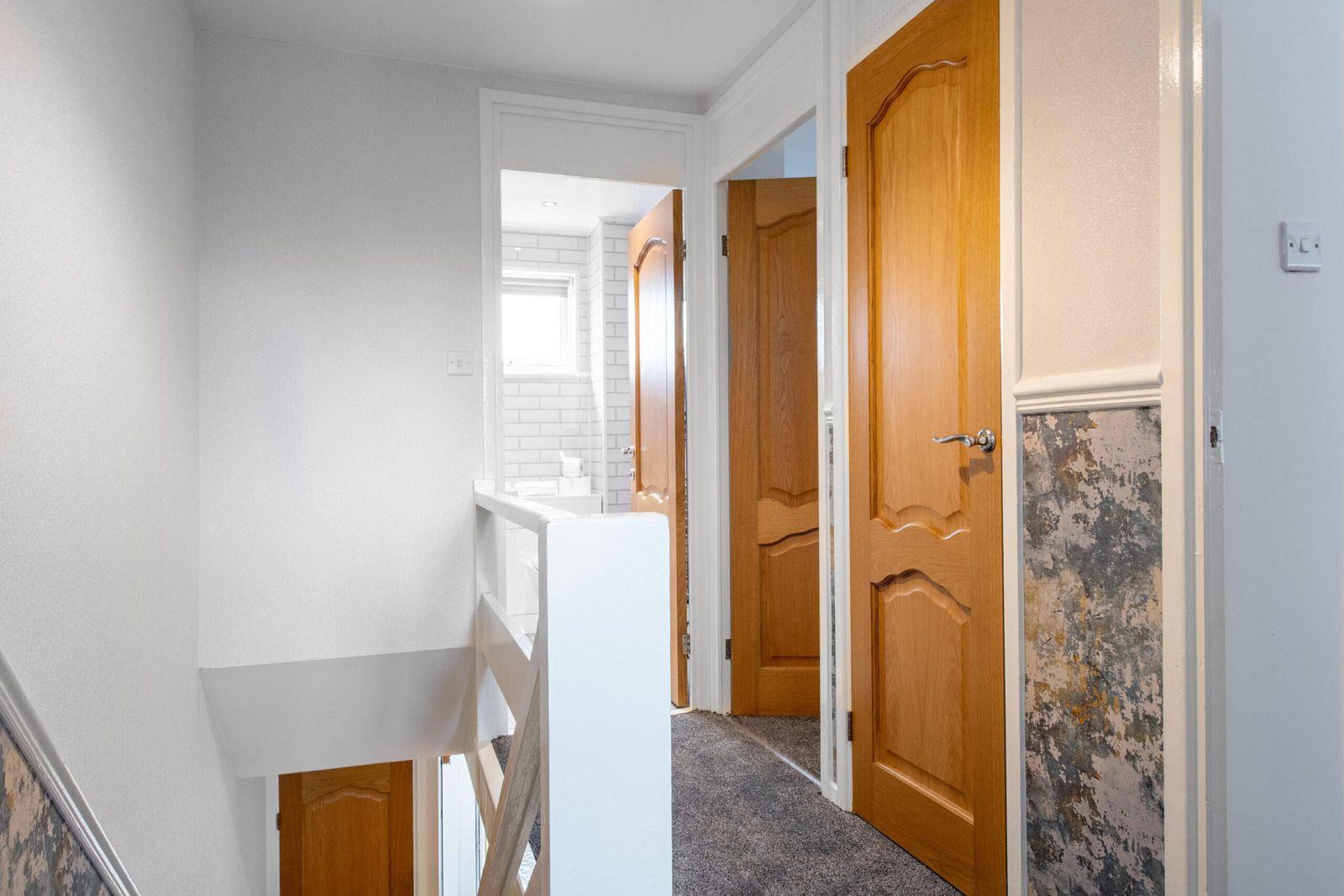 Holiday Cottages Liverpool | Family & Corporate Stays Book-Holiday-Cottages-Liverpool-with-private-parking,-WiFi,-and-self-catering-facilities.-Stay-near-Liverpool-ONE,-and-Lime-Street-Station.