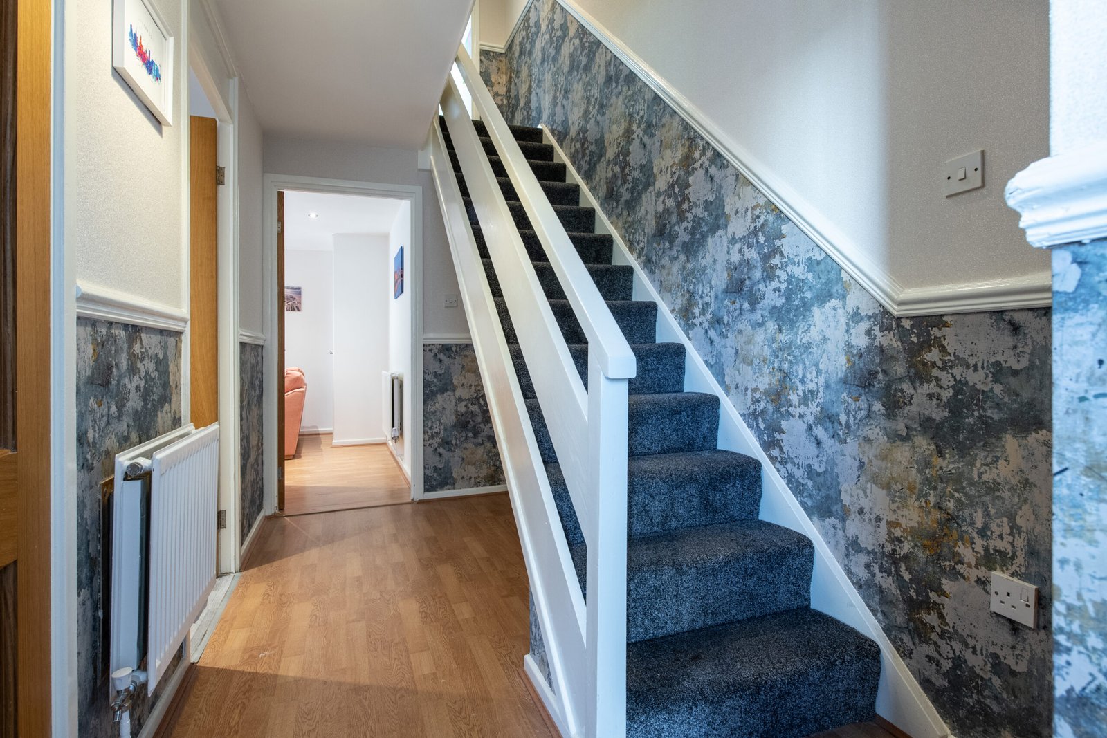 Holiday Cottages Liverpool | Family & Corporate Stays Book-Holiday-Cottages-Liverpool-with-private-parking,-WiFi,-and-self-catering-facilities.-Stay-near-Liverpool-ONE,-and-Lime-Street-Station.