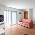 Book Holiday Cottages Liverpool with private parking, WiFi, and self-catering facilities. Stay near Liverpool ONE, and Lime Street Station.
