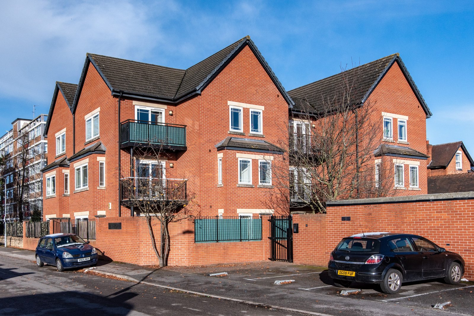 Nottingham Short Term Rentals near City Centre | Urban Stay Stay-at-Nottingham-Short-Term-Rentals.-Modern-apartment-with-WiFi,-parking,-and-easy-access-to-transport-links-and-business-parks.-Book-Now