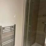 Leeds Short Let Apartments near Leeds Train Station, Trinity Leeds and major business hubs. Ideal for business & leisure stays Book Now.