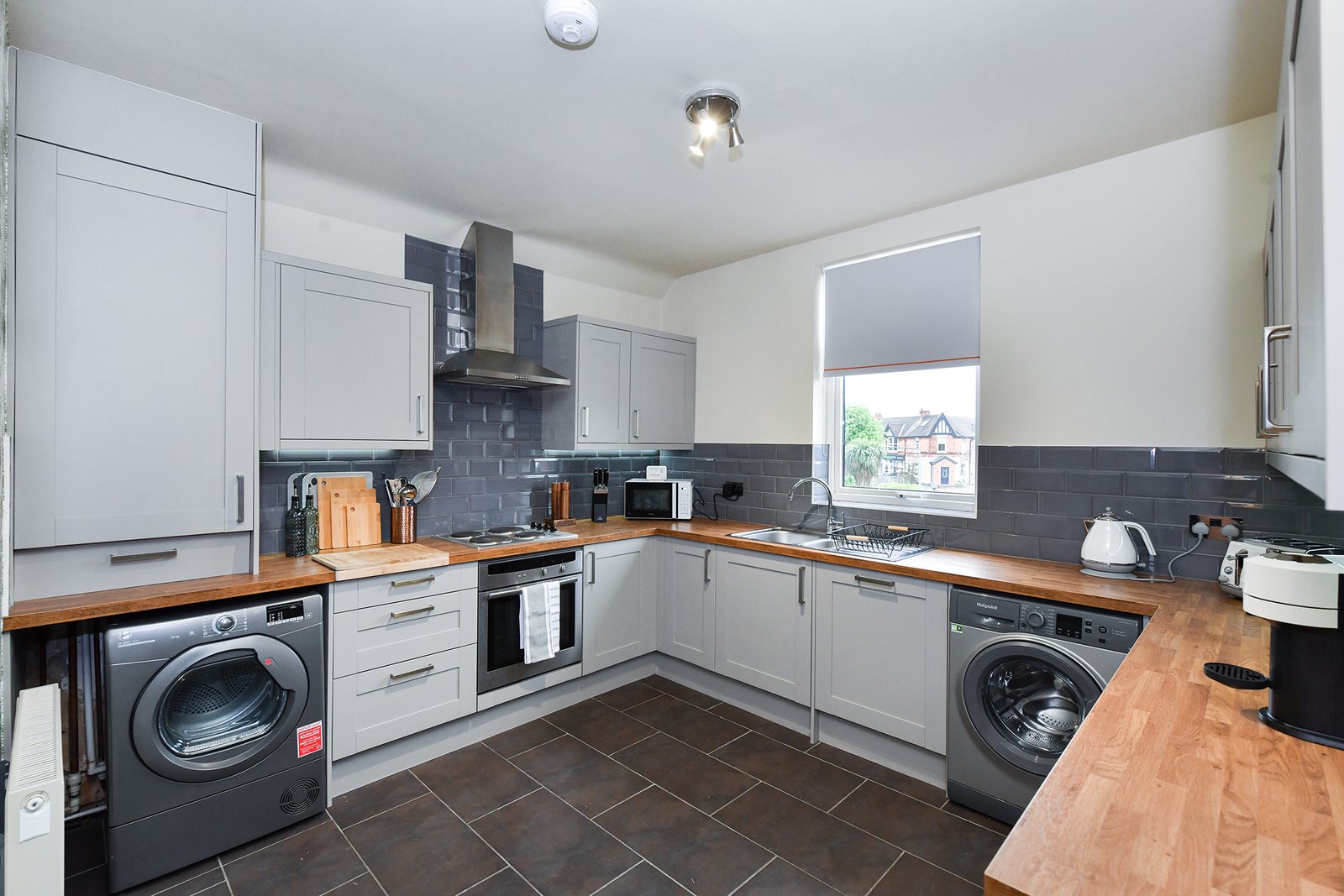 Nottingham Short Term Apartments near City Ground Stadium Book-Nottingham-Short-Term-Apartments-in-West-Bridgford-near-City-Ground-Stadium,-Nottingham-Rugby-Football-Club.