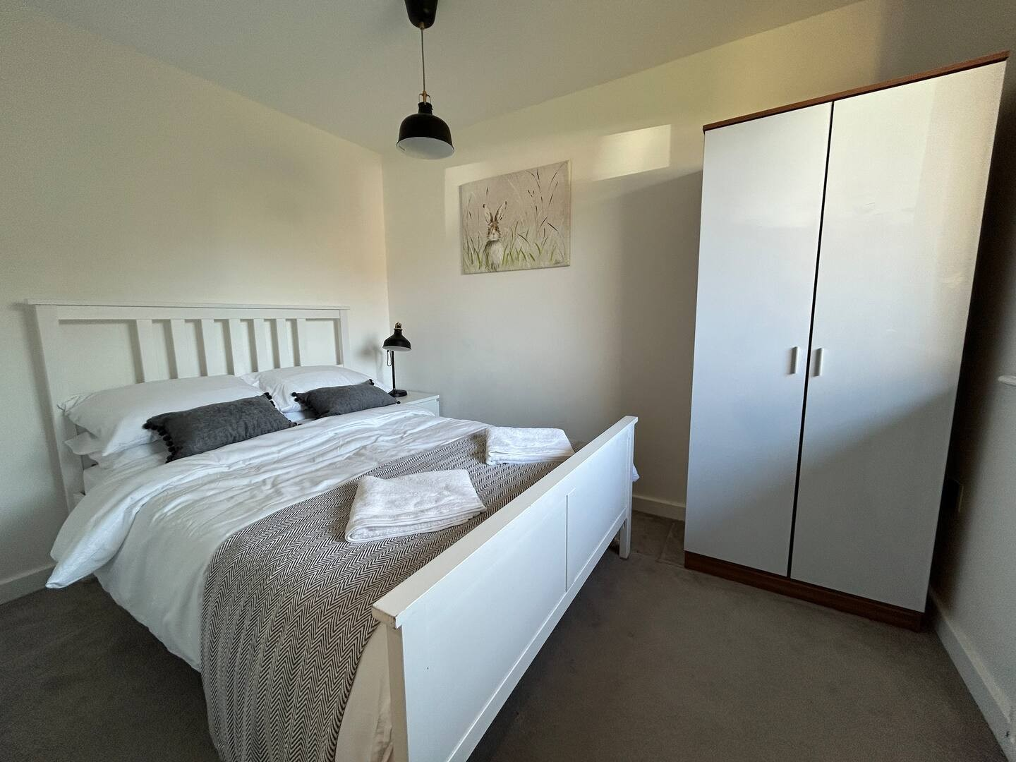 Short Let Accommodation Lincoln – Hotel Apartments East Midlands Short-Let-Accommodation-Lincoln-for-one-week,-one-month-or-more.-Our-holiday-apartments-and-corporate-lets-are-cheaper-than-hotels!-Book-now