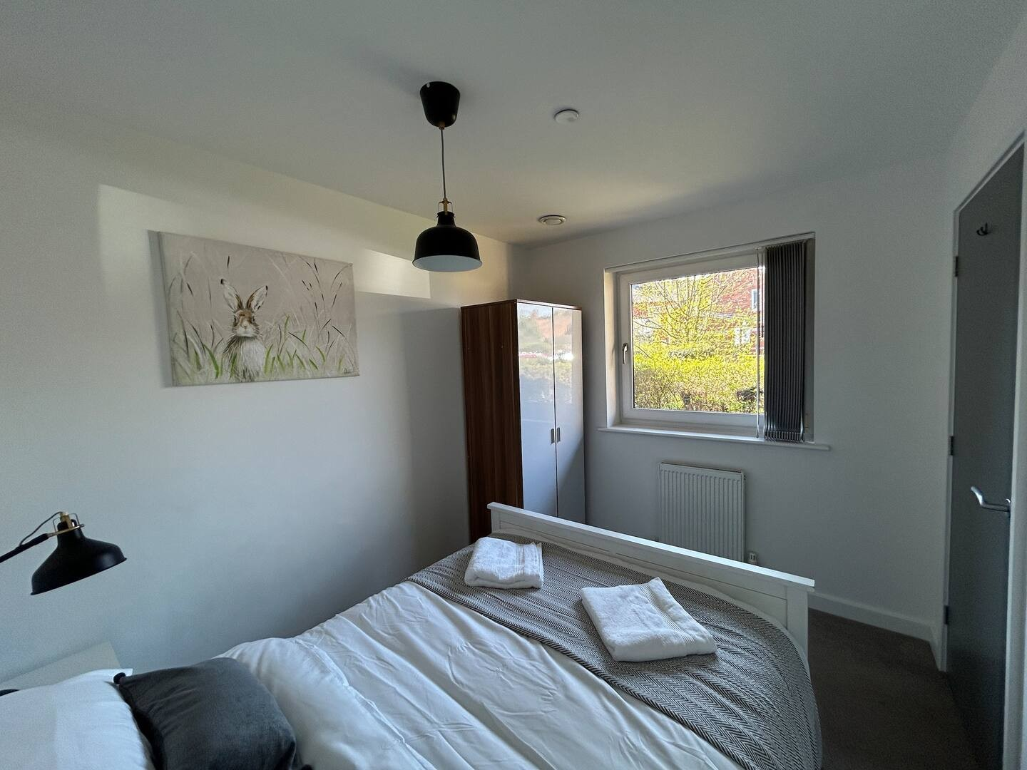 Short Let Accommodation Lincoln – Hotel Apartments East Midlands Short-Let-Accommodation-Lincoln-for-one-week,-one-month-or-more.-Our-holiday-apartments-and-corporate-lets-are-cheaper-than-hotels!-Book-now