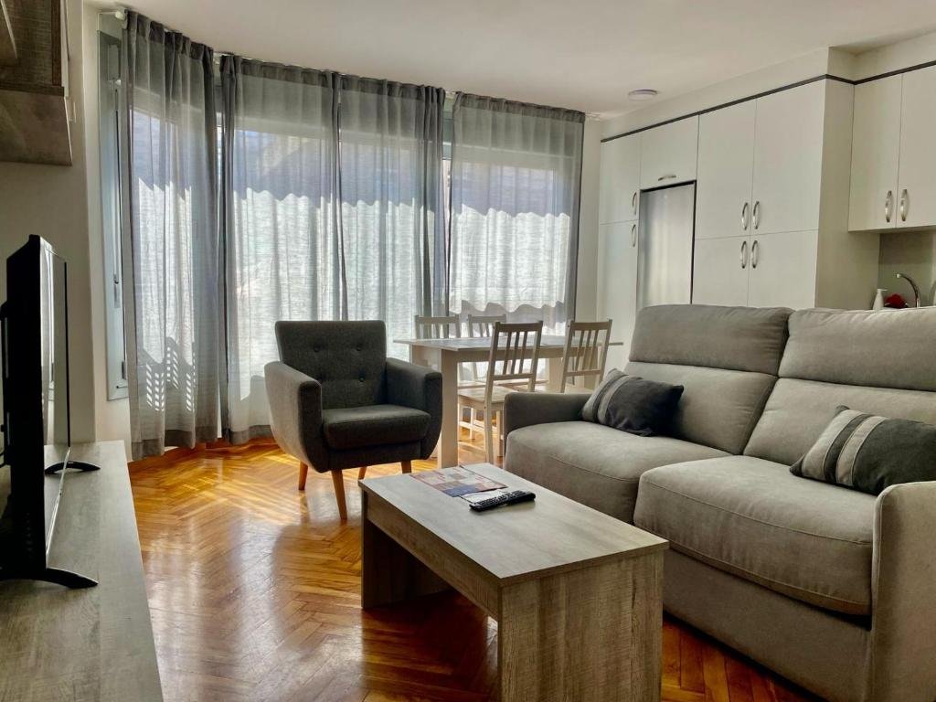 Serviced Apartments Vigo | Business Accommodation Galicia | Urban Stay Book-Serviced-Apartments-Vigo-in-central-Galicia.-Modern-corporate-accommodation-with-kitchens,-WiFi,-&-easy-access-to-Airport-&-transport.