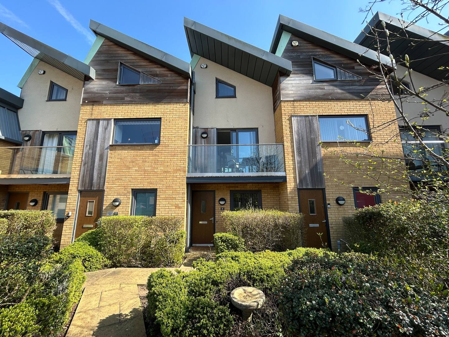 Short Let Accommodation Lincoln – Hotel Apartments East Midlands Short-Let-Accommodation-Lincoln-for-one-week,-one-month-or-more.-Our-holiday-apartments-and-corporate-lets-are-cheaper-than-hotels!-Book-now