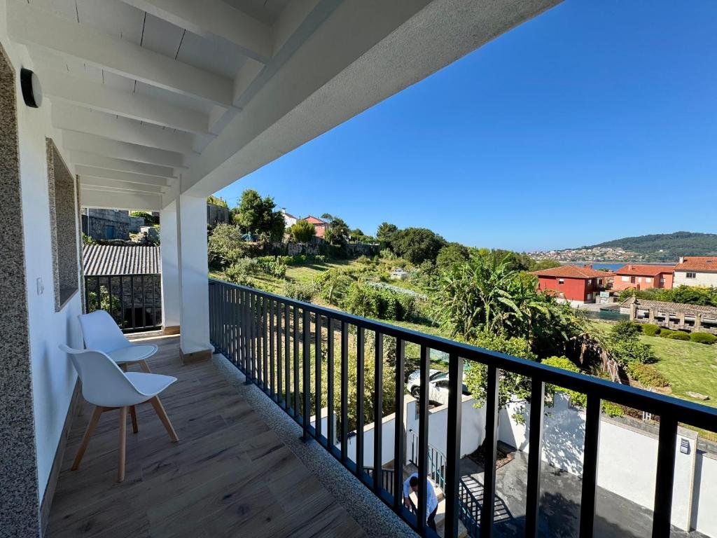 Holiday Apartments Galicia | Coastal Stay Near Vigo | Urban Stay Book-Holiday-Apartments-Galicia-near-Playa-de-Patos-and-Vigo.-Self-catering-accommodation-with-sea-views,-parking,-WiFi,-and-coastal-access.