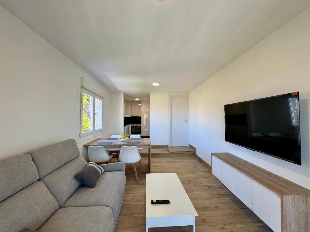 Holiday Apartments Galicia | Coastal Stay Near Vigo | Urban Stay Book-Holiday-Apartments-Galicia-near-Playa-de-Patos-and-Vigo.-Self-catering-accommodation-with-sea-views,-parking,-WiFi,-and-coastal-access.