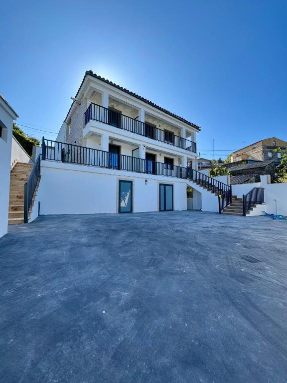 Holiday Apartments Galicia | Coastal Stay Near Vigo | Urban Stay Book-Holiday-Apartments-Galicia-near-Playa-de-Patos-and-Vigo.-Self-catering-accommodation-with-sea-views,-parking,-WiFi,-and-coastal-access.