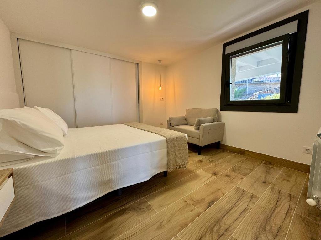 Holiday Apartments Galicia | Coastal Stay Near Vigo | Urban Stay Book-Holiday-Apartments-Galicia-near-Playa-de-Patos-and-Vigo.-Self-catering-accommodation-with-sea-views,-parking,-WiFi,-and-coastal-access.