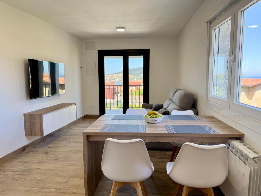Holiday Apartments Galicia | Coastal Stay Near Vigo | Urban Stay Book-Holiday-Apartments-Galicia-near-Playa-de-Patos-and-Vigo.-Self-catering-accommodation-with-sea-views,-parking,-WiFi,-and-coastal-access.