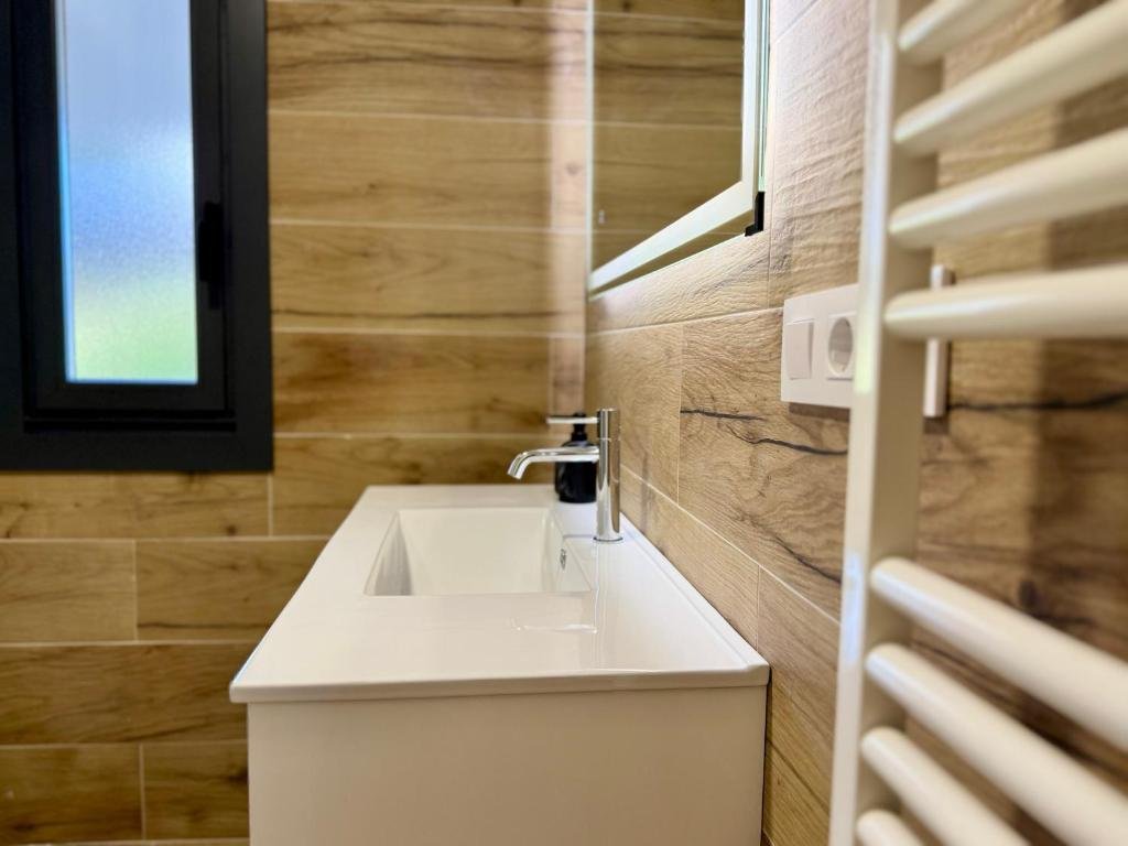 Holiday Apartments Galicia | Coastal Stay Near Vigo | Urban Stay Book-Holiday-Apartments-Galicia-near-Playa-de-Patos-and-Vigo.-Self-catering-accommodation-with-sea-views,-parking,-WiFi,-and-coastal-access.