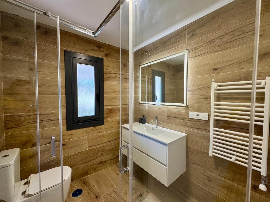 Holiday Apartments Galicia | Coastal Stay Near Vigo | Urban Stay Book-Holiday-Apartments-Galicia-near-Playa-de-Patos-and-Vigo.-Self-catering-accommodation-with-sea-views,-parking,-WiFi,-and-coastal-access.