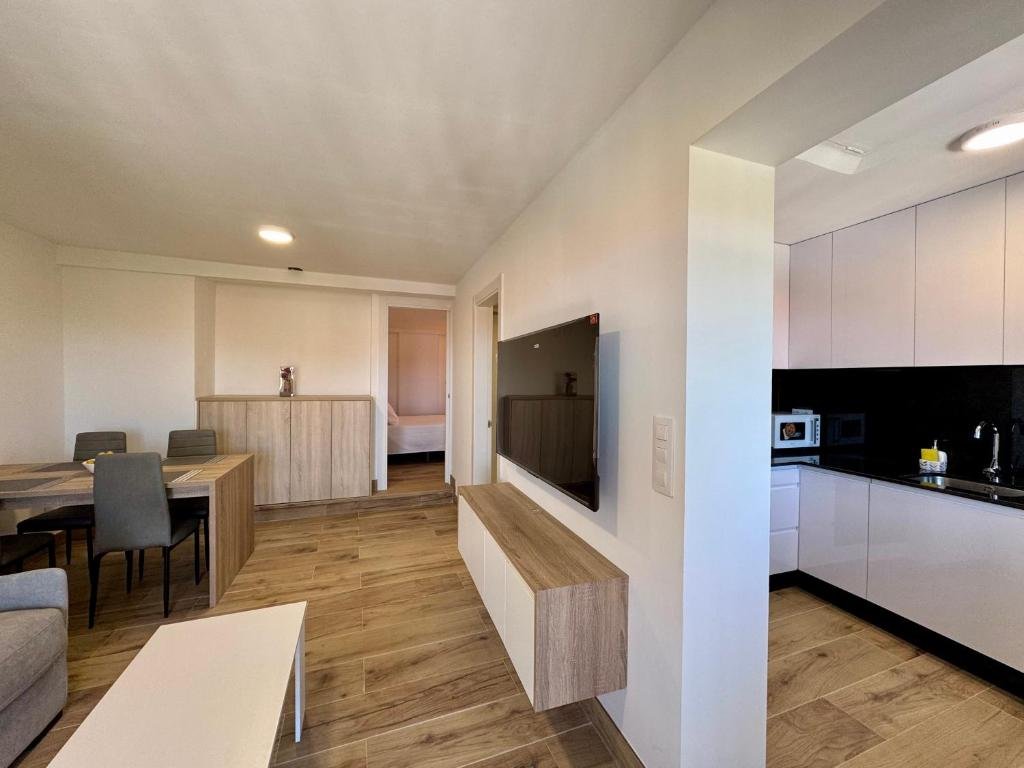 Holiday Apartments Galicia | Coastal Stay Near Vigo | Urban Stay Book-Holiday-Apartments-Galicia-near-Playa-de-Patos-and-Vigo.-Self-catering-accommodation-with-sea-views,-parking,-WiFi,-and-coastal-access.
